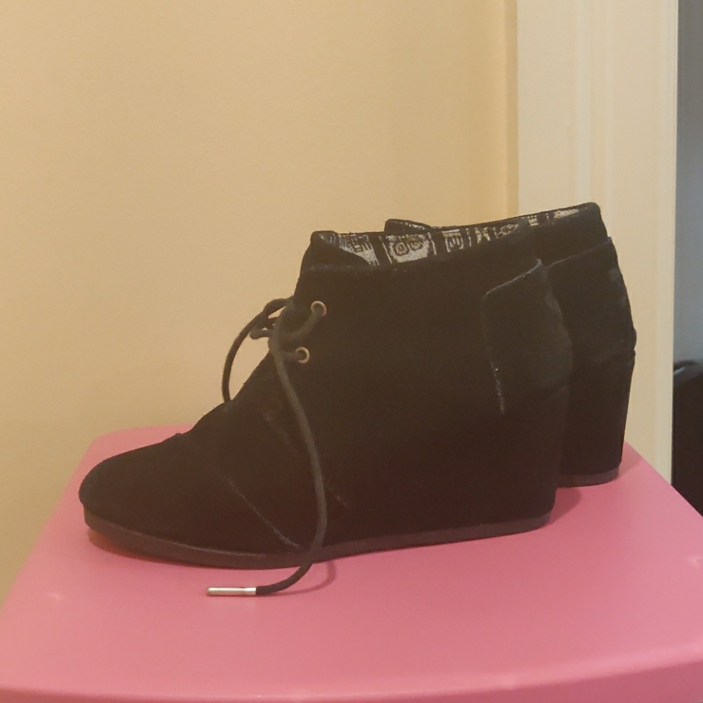 Toms